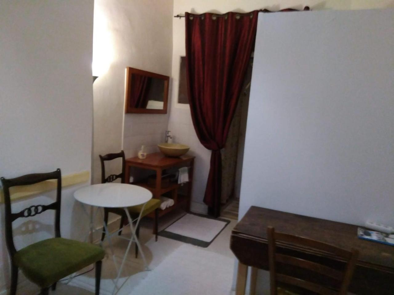 Chambres Les Soyeuses Лион Экстерьер фото