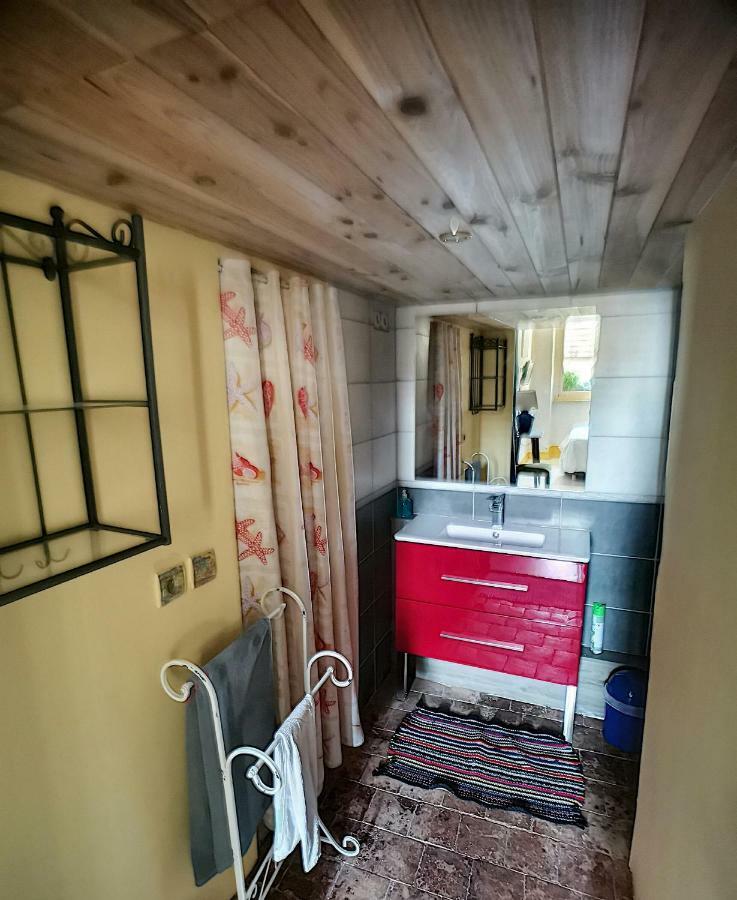 Chambres Les Soyeuses Лион Экстерьер фото