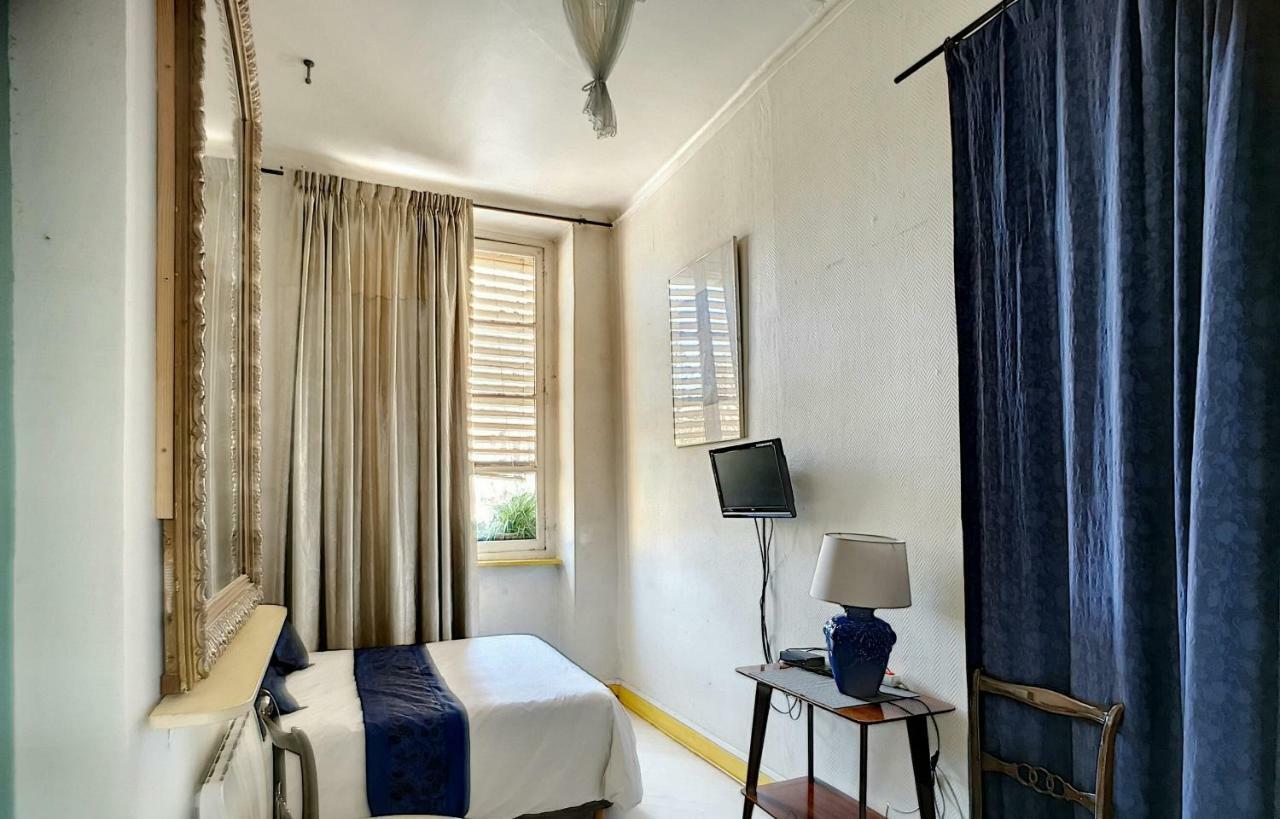 Chambres Les Soyeuses Лион Экстерьер фото